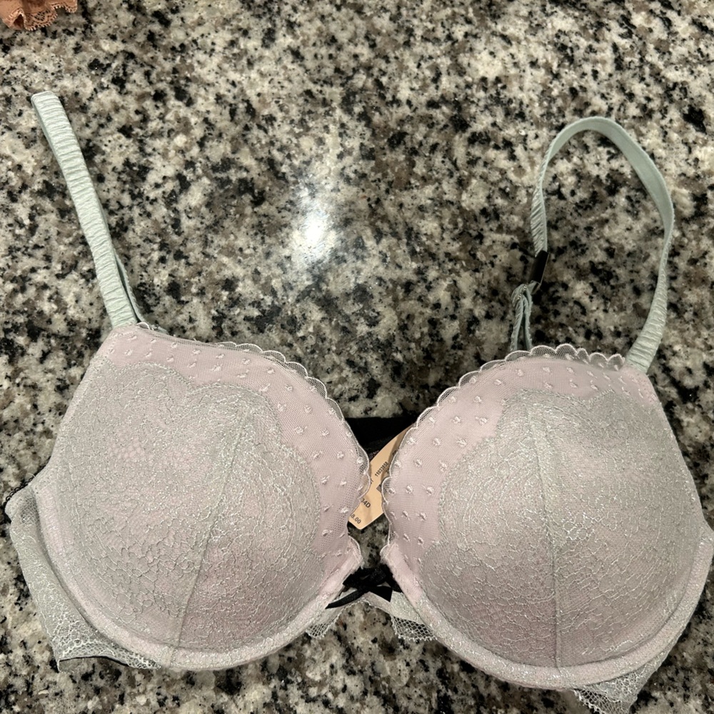 Victoria Secret Bra!! Brand New !!